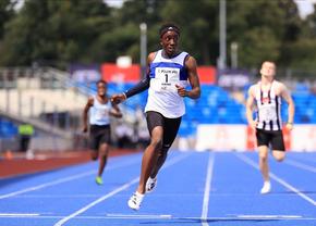 Jos cu recordurile! » Un puști britanic, mai rapid decât Usain Bolt și Noah Lyles la 15 ani! L-au supranumit „Fulgerul”