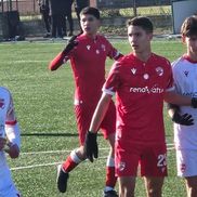 Denis Dicu a devenit „câine” roșu / Sursă foto: Instagram@ Petrosport Ploiești