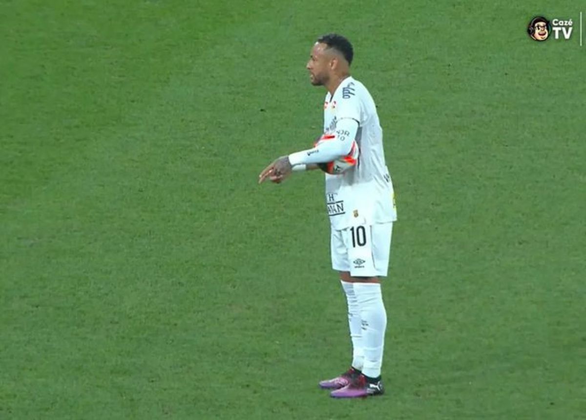 Neymar a făcut-o să râdă și pe arbitră! Momente hilare în Santos - Corinthians