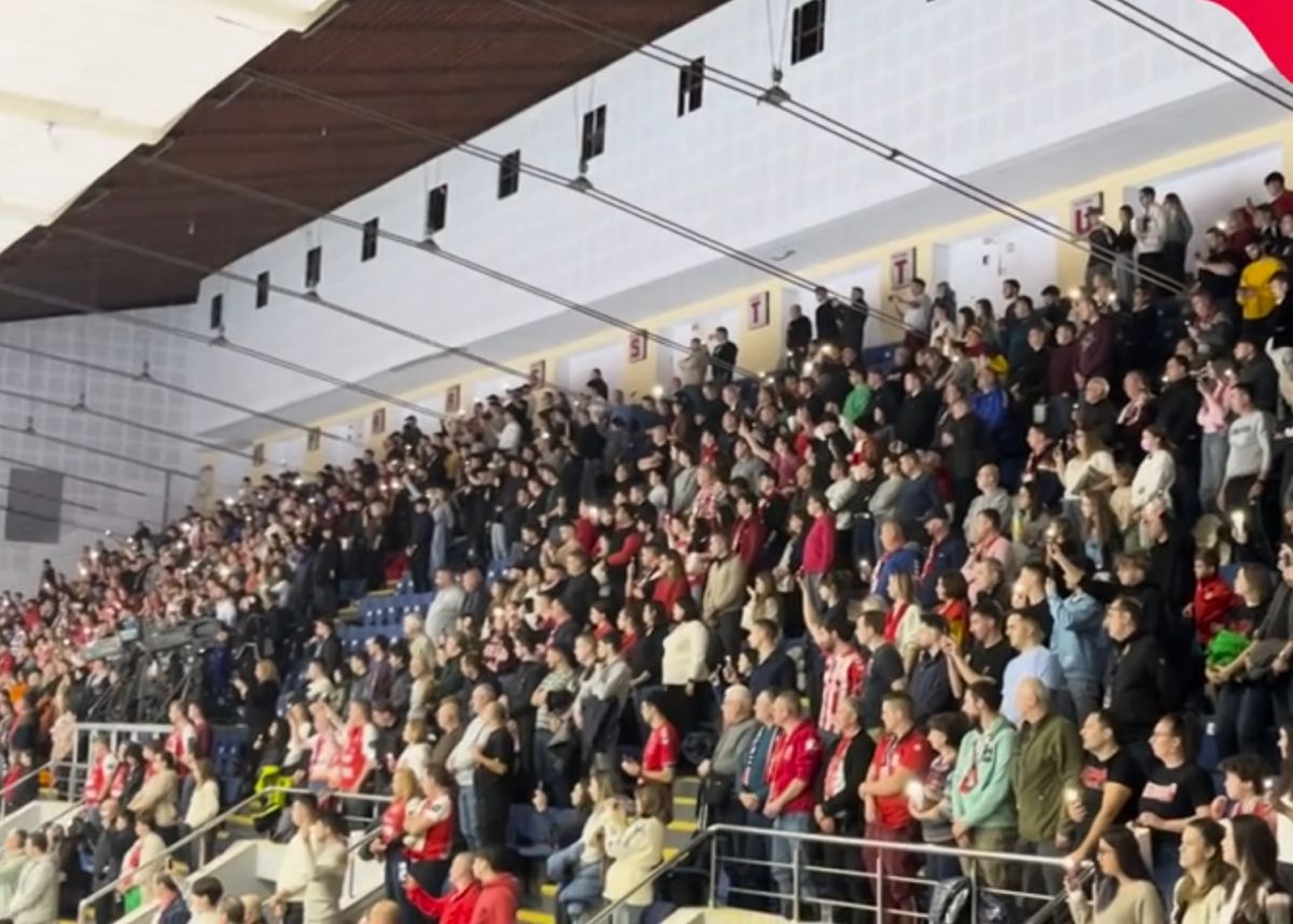 Dinamo, învinsă de Veszprem și la returul din Liga Campionilor » Moment emoționant în minutul 8 al meciului din Polivalentă