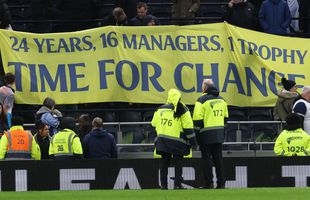 Suporterii lui Tottenham vor începe protestele la adresa conducerii în meciul cu Manchester United