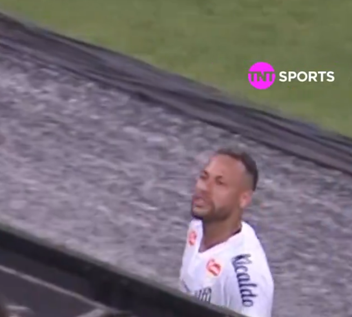 Neymar a făcut-o să râdă și pe arbitră! Momente hilare în Santos - Corinthians