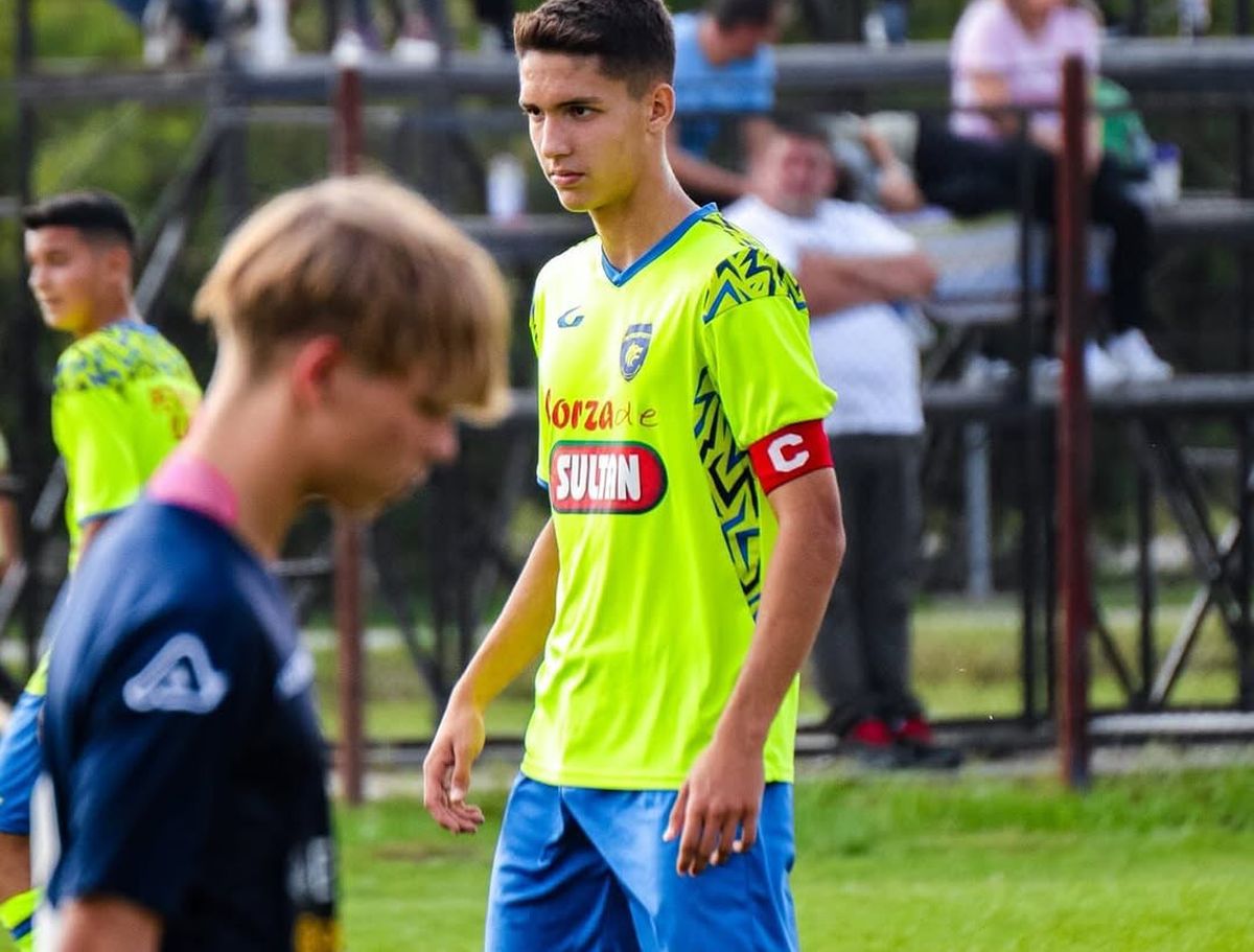 Atacant de 16 ani la Dinamo » Cine e puștiul acontat de „câini”