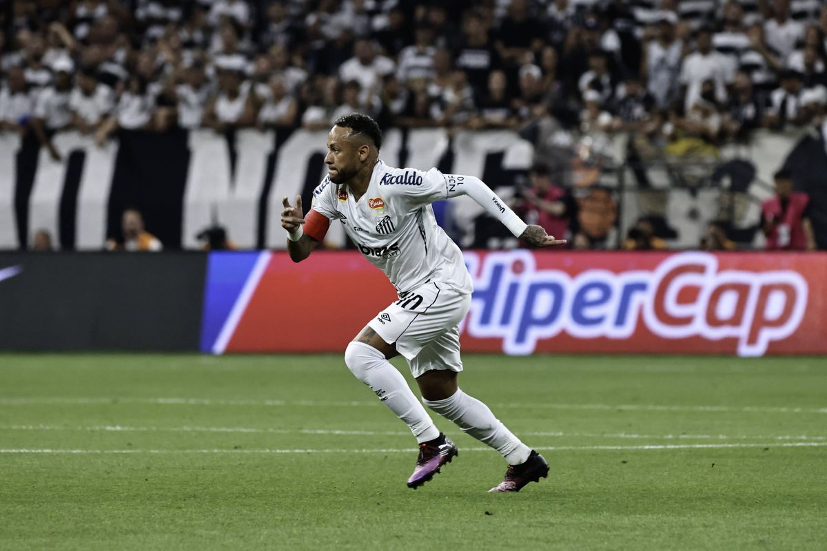 Neymar a făcut-o să râdă și pe arbitră! Momente hilare în Santos - Corinthians