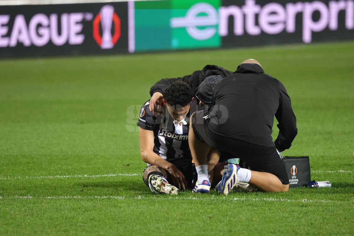 Accidentare HORROR în PAOK - FCSB » Jucătorul nu a mai putut continua partida