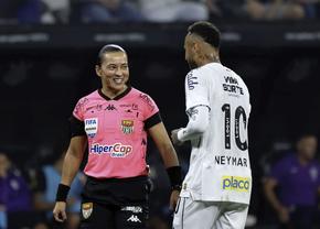 Neymar a făcut-o să râdă și pe arbitră! Momente hilare în Santos - Corinthians