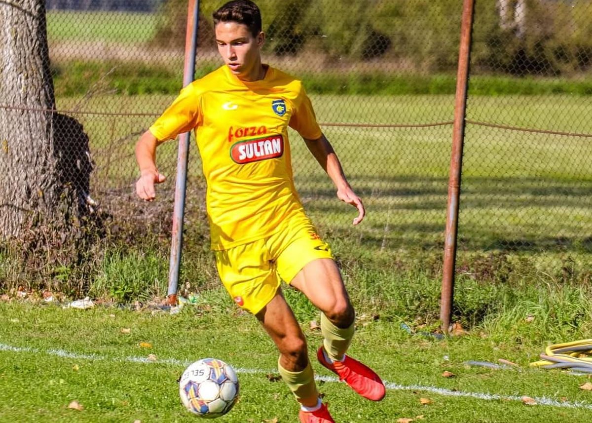 Atacant de 16 ani la Dinamo » Cine e puștiul acontat de „câini”