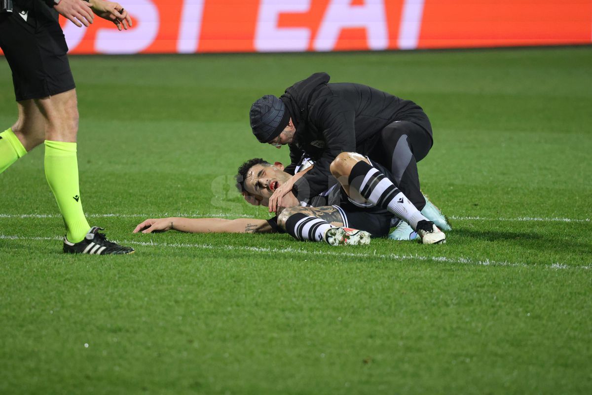 Accidentare HORROR în PAOK - FCSB » Jucătorul nu a mai putut continua partida