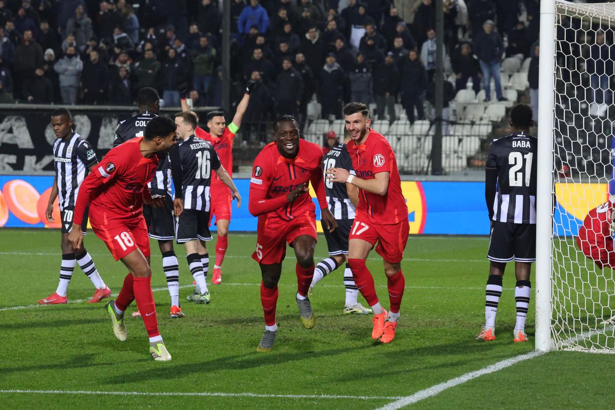 FCSB, remontada și victorie ISTORICĂ pe „Toumba” » În zece, PAOK-ul lui Răzvan Lucescu nu a avut replică contra roș-albaștrilor