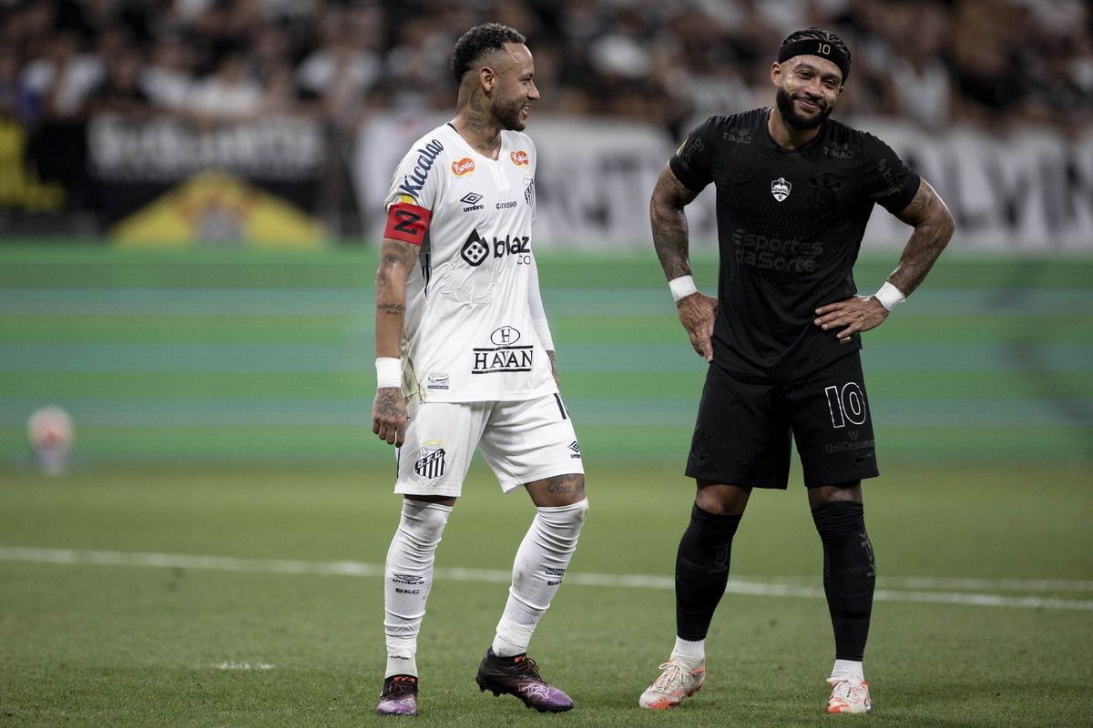 Neymar a făcut-o să râdă și pe arbitră! Momente hilare în Santos - Corinthians