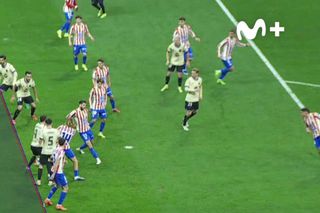 Epic fail la semifinala Atletico - Barcelona » Comitetul Tehnic al Arbitrilor a dat un comunicat chiar în timpul meciului