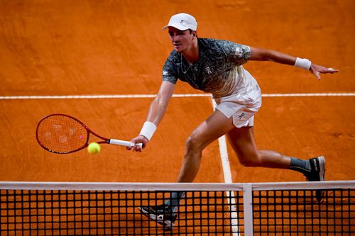 Joao Fonseca suferă de sindromul „spatelui plat” sau hipolordoză lombară/Foto: Getty Images