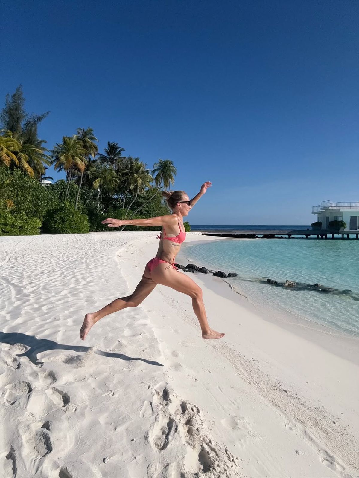 La 40 de ani, fosta mare campioană din tenis e de nerecunoscut și a început o viață nouă: „Bosco e o companie mare din Rusia. Le-am trimis modelul”