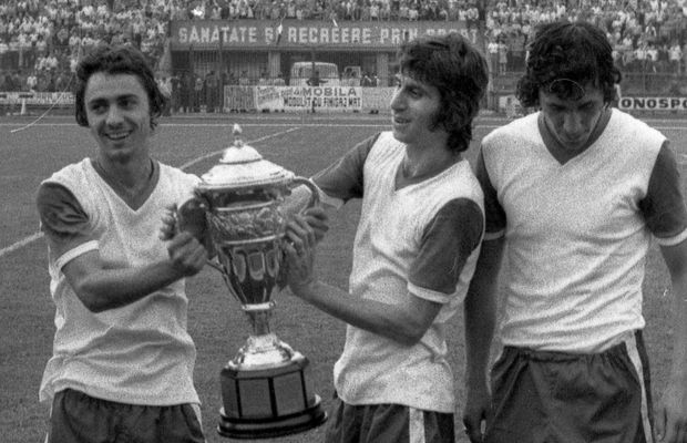 Transfermarkt i-a „luat” tot Craiovei din prima ligă! Cum împarte acum palmaresul „Științei”