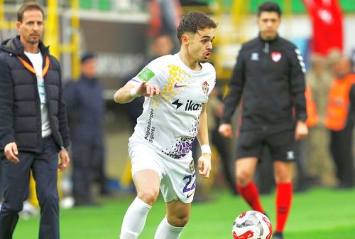 Denis Radu, în tricoul lui Eyupspor // FOTO: Instagram