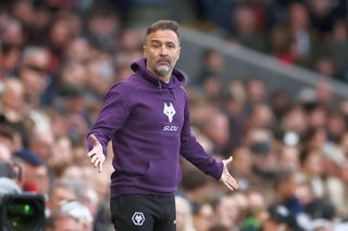 Nottingham a bătut palma cu al patrulea antrenor din acest sezon