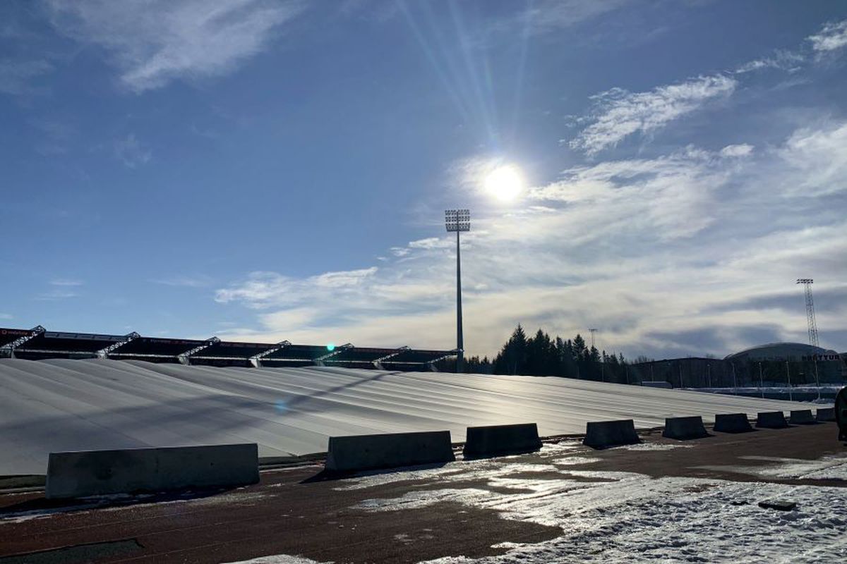 ISLANDA - ROMÂNIA // FOTO Culmea fotbalului: terenul arată bine la Reykjavik, dar meciul e blocat de coronavirus