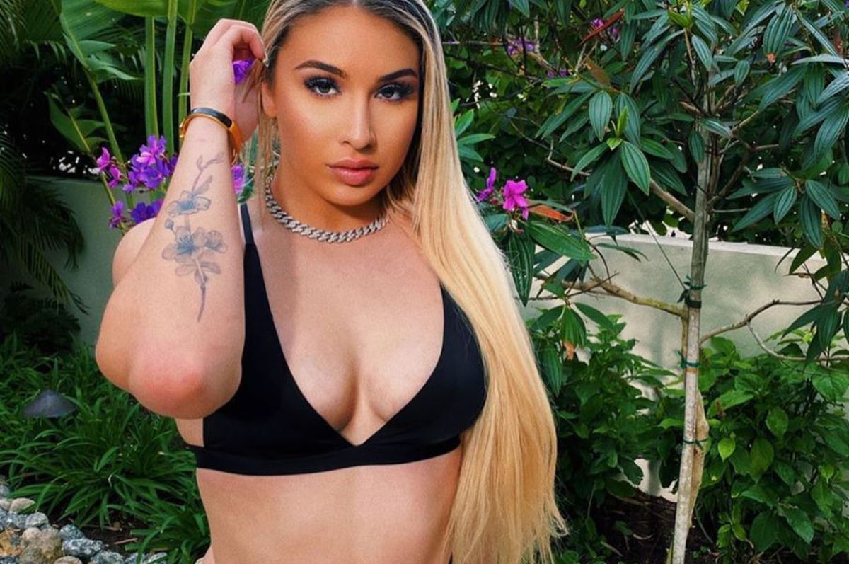 FOTO Imagini electrizante » Sarah Dumitrescu, fiica Anamariei Prodan, îi calcă pe urme: cum s-a pozat pe Instagram