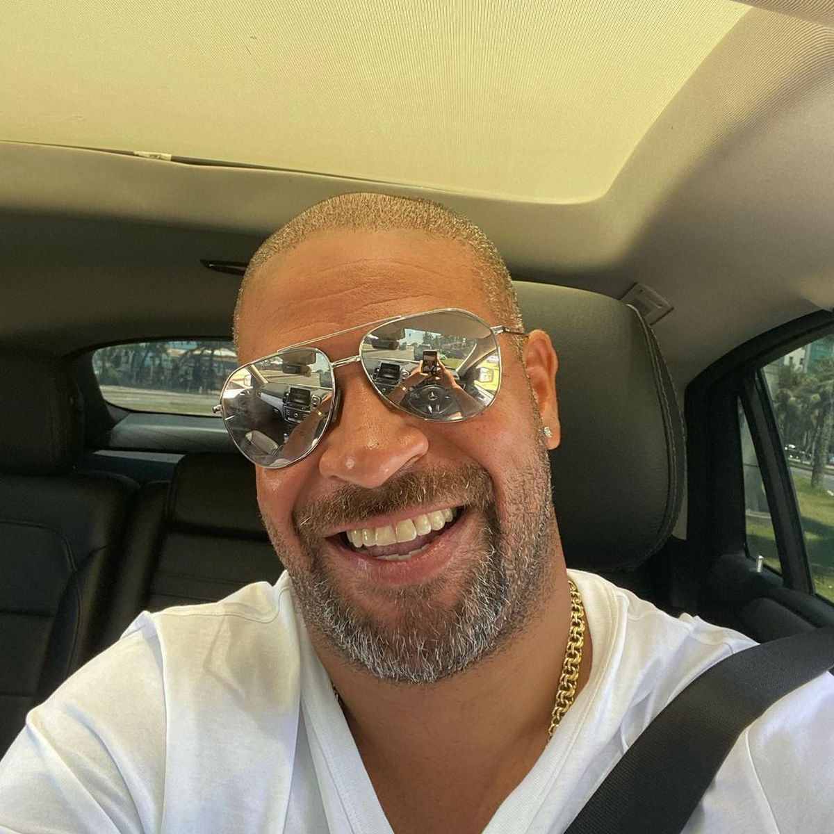 FOTO Unde a ajuns Adriano să locuiască » Fostul atacant al lui Inter și-a vândut casa din Brazilia