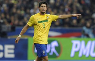 Alexandre Pato a fost prezentat oficial la noua echipă » Unde a ajuns fosta mare speranță a fotbalului brazilian