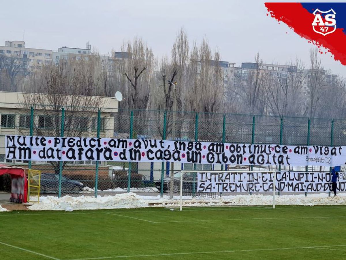 VIDEO UPDATE Ultrașii din Peluza Sud, în Ghencea înainte de Steaua - FCSB 2 » L-au înjurat pe Becali și au vrut să intre în complex după rivală