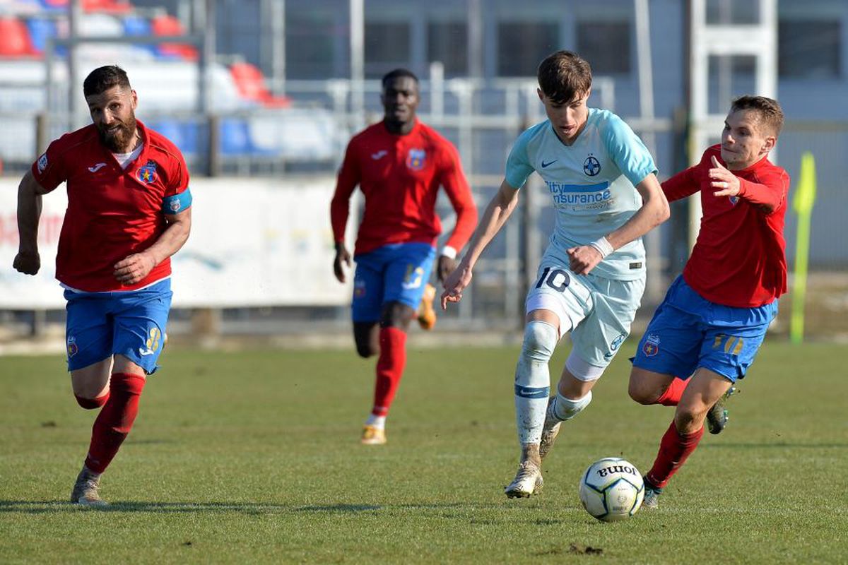 VIDEO Gafe URIAȘE de arbitraj în CSA Steaua - FCSB 2 » Gol anulat pentru un fault pe care nu l-a văzut nimeni și penalty nedat