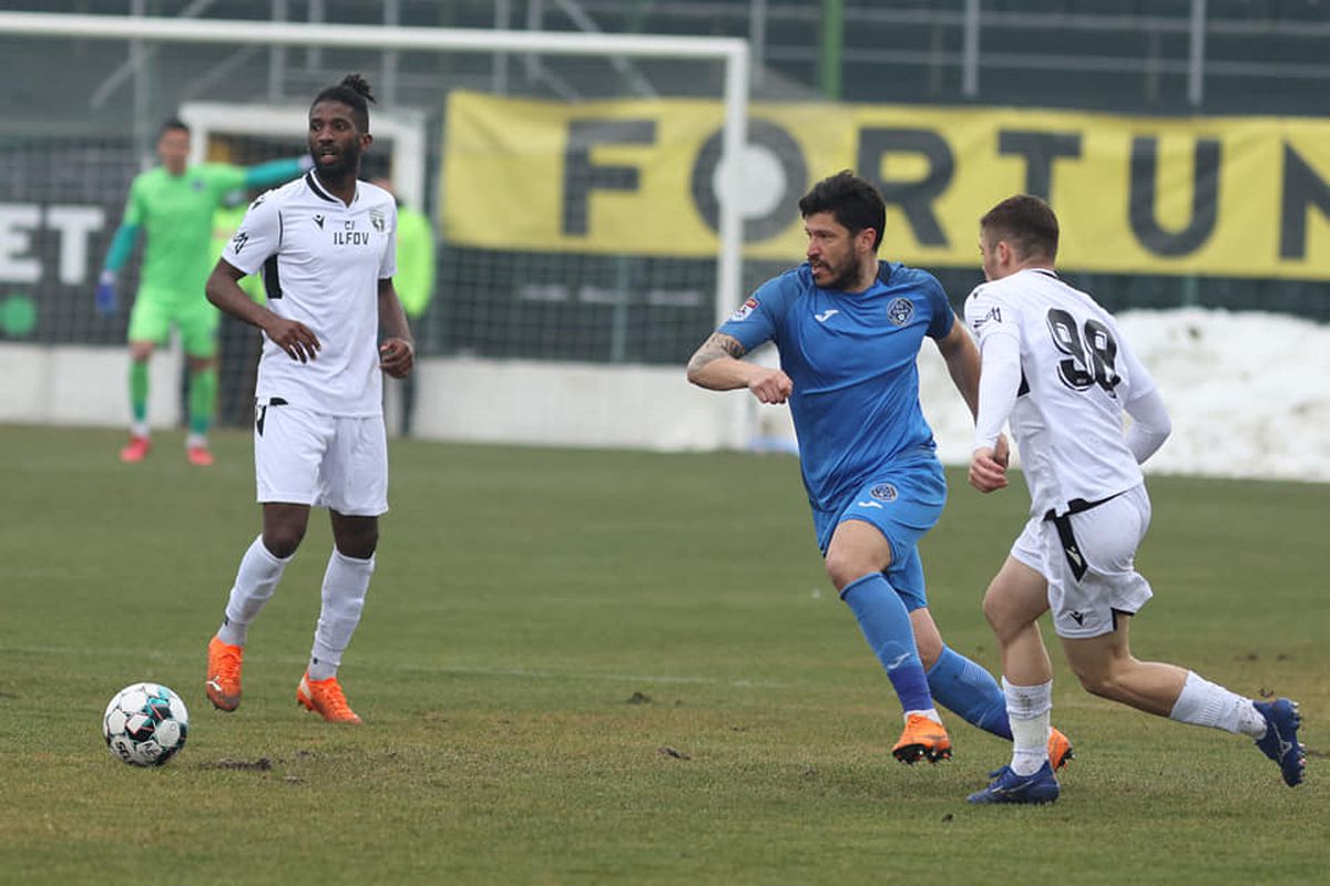 ACADEMICA CLINCENI - FC VOLUNTARI 0-1. VIDEO Surpriză în derby-ul Ilfovului! Echipa lui Poenaru, pas greșit în lupta pentru play-off