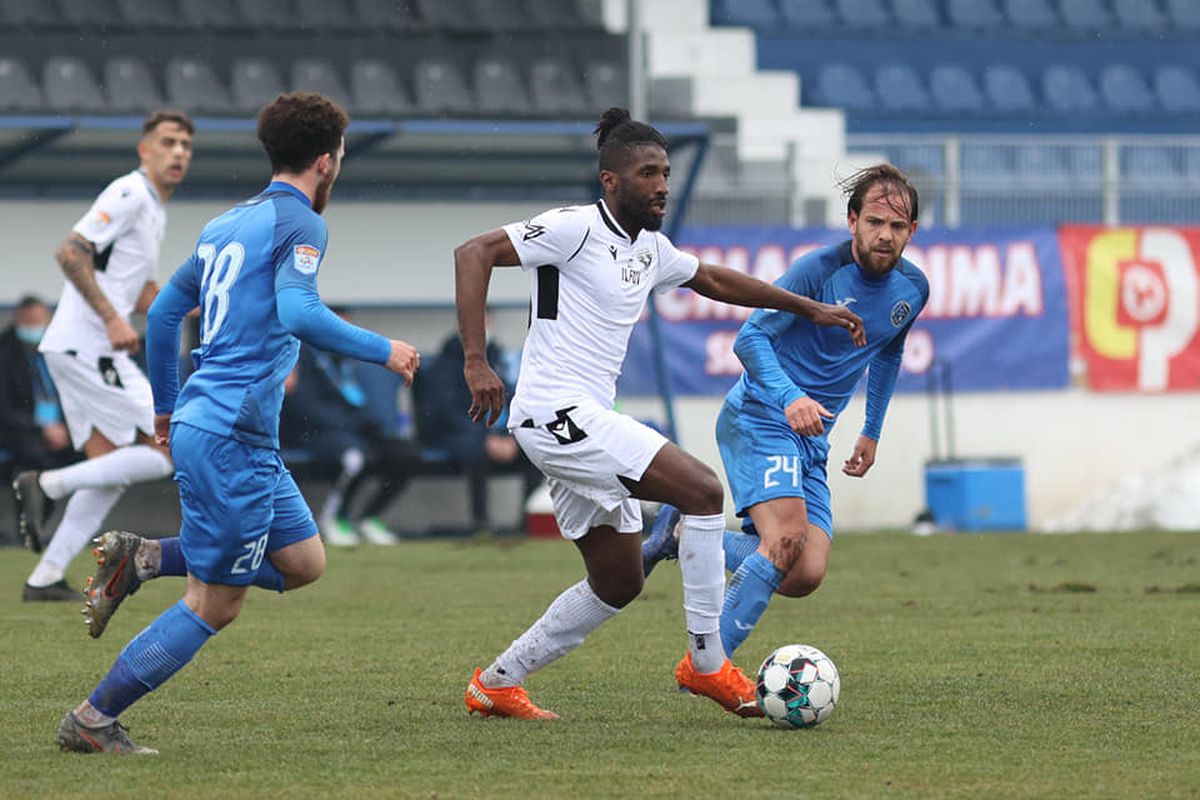 ACADEMICA CLINCENI - FC VOLUNTARI 0-1. VIDEO Surpriză în derby-ul Ilfovului! Echipa lui Poenaru, pas greșit în lupta pentru play-off