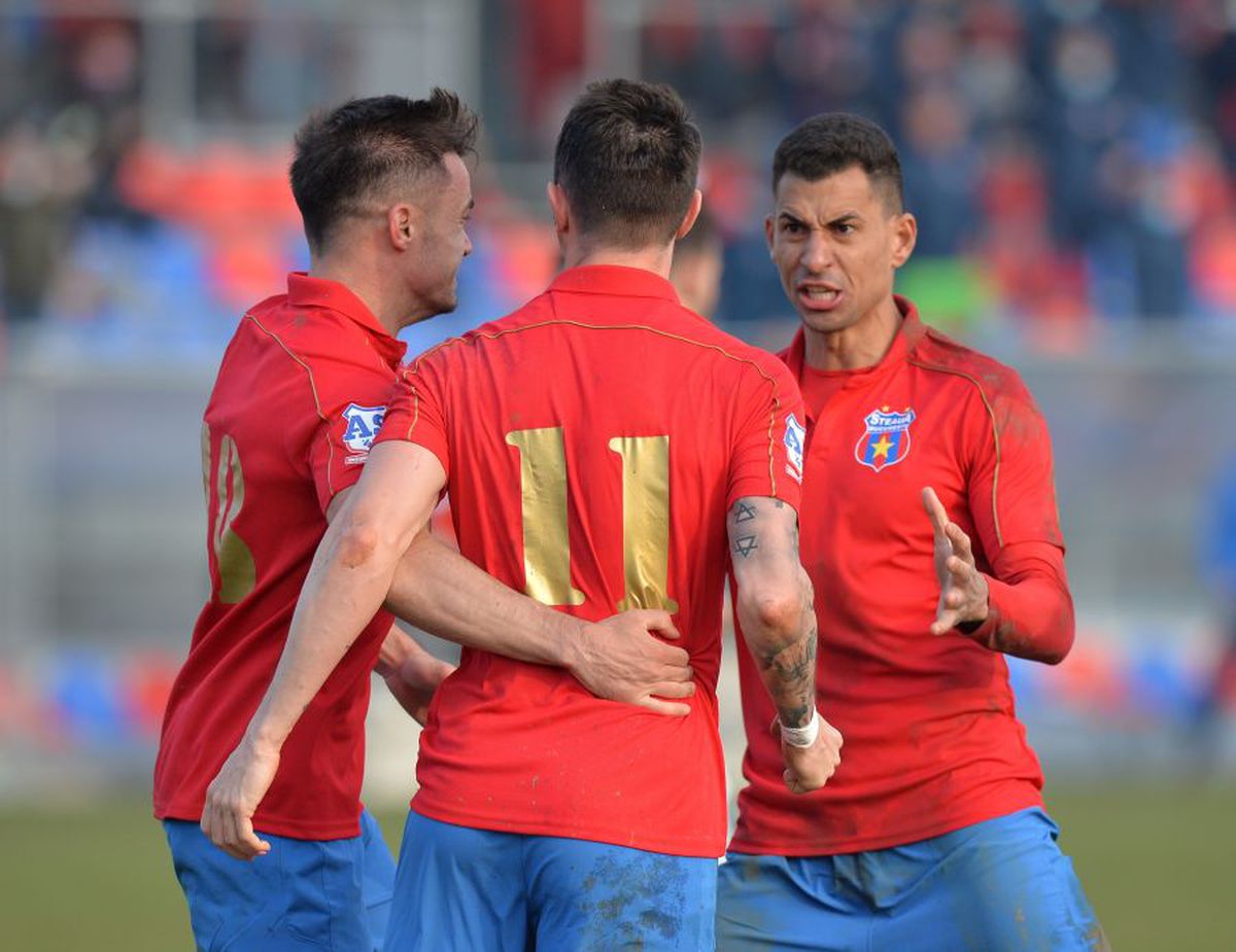 VIDEO Gafe URIAȘE de arbitraj în CSA Steaua - FCSB 2 » Gol anulat pentru un fault pe care nu l-a văzut nimeni și penalty nedat