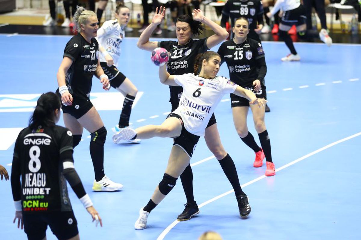 Florentin Pera a rămas cu un gust amar după „dubla” cu CSM: „Meritam calificarea” » Ce jucătoare a lăudat: „S-a simțit foarte mult”