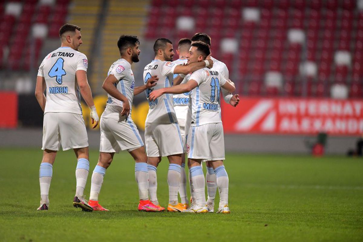 Autocritică din partea fotbaliștilor lui FCSB: „Suntem echipa de pe primul loc, trebuie să tratăm meciurile altfel”
