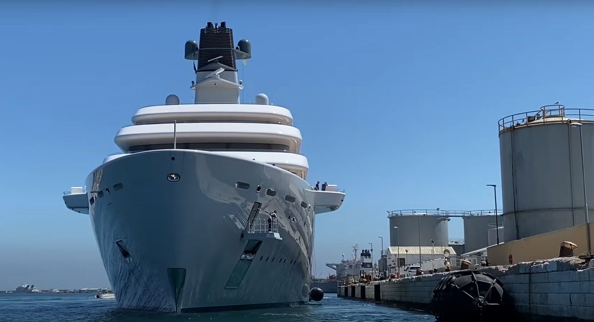 Abramovich s-a speriat de sancțiuni » Ce a făcut cu iahtul de 500 de milioane de euro