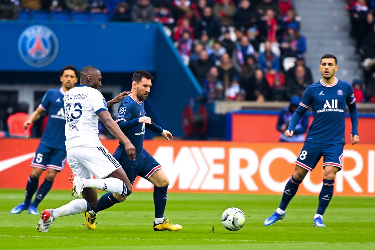 Fanii lui PSG, furioși după eliminarea din UCL » Ce le-au făcut lui Messi și Neymar