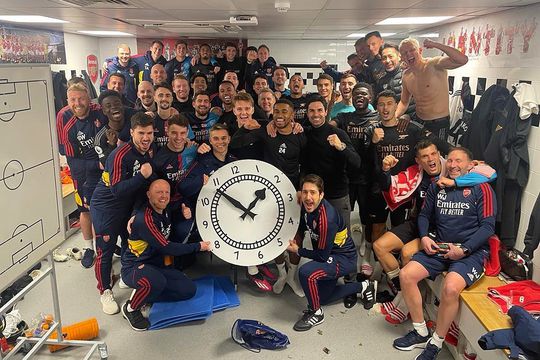 Elevii lui Mikel Arteta s-au fotografiat în vestiar, după ce Arsenal a învins cu 3-0 pe Fulham, foto: Instagram