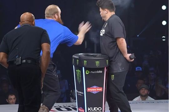 Ron „Wolverine” Bata a câștigat titlul la categoria grea la concursul de dat palme organizat de Dana White, președintele UFC/ foto: Instagram @Power Slap