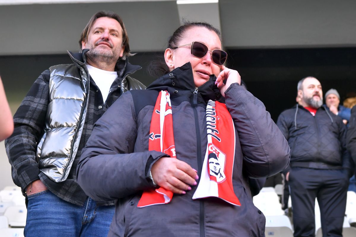 Povestea celui mai emoționant moment de la calificarea lui Dinamo în play-off: „Dacă el suferă, ei mor pe dinăuntru. Anul trecut, tatăl lui a făcut infarct în timpul meciului”