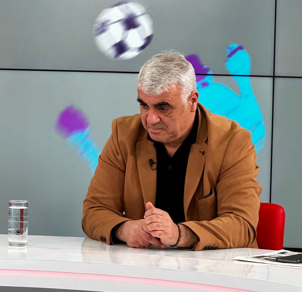 Gigi Becali, enervat de Leo Strizu, după atacurile acestuia la adresa lui MM: „Mi-e milă de el. Eu i-am lăsat 1.800 de euro cadou și el spune numai tâmpenii!”