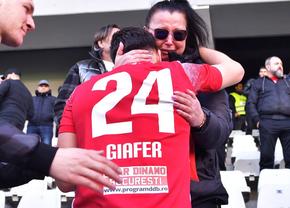 Povestea celui mai emoționant moment de la calificarea lui Dinamo în play-off: „Dacă el suferă, ei mor pe dinăuntru. Anul trecut, tatăl lui a făcut infarct în timpul meciului”