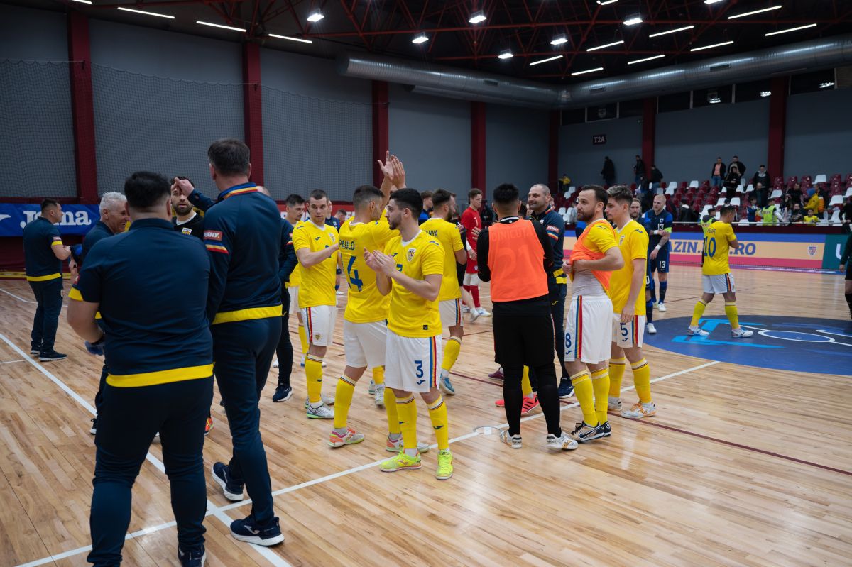 Cum arată futsalul din România, unde suntem aproape de Campionatul Mondial: „Avem numai studenți în echipă, le dăm câteva sute de lei pe meci”