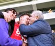Îmbrățișarea lui Deniz Giafer cu mama lui / FOTO: Cristi Preda (GSP)