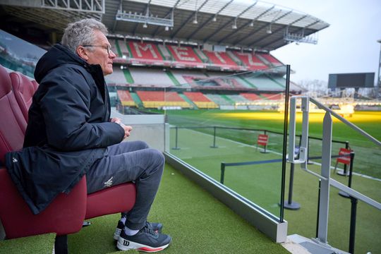 Boloni și locul unde se simte cel mai bine, aproape de terenul de fotbal