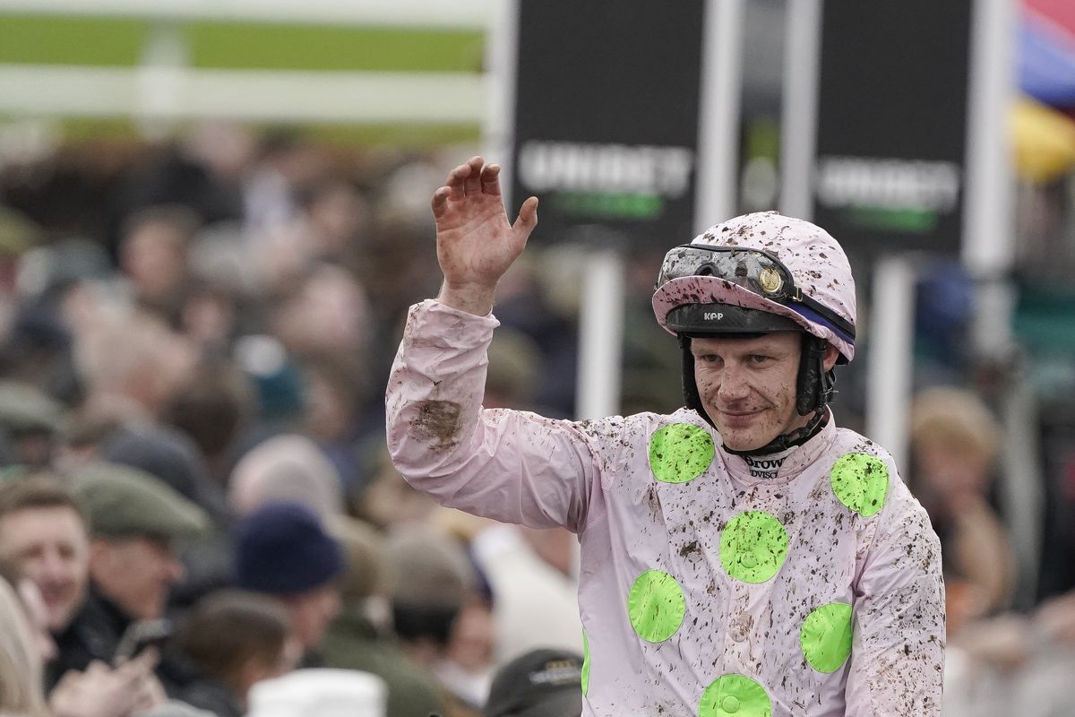 Mesajul secret afișat de Regină pe ținuta ei » Cum a apărut la evenimentul sportiv al momentului din Marea Britanie