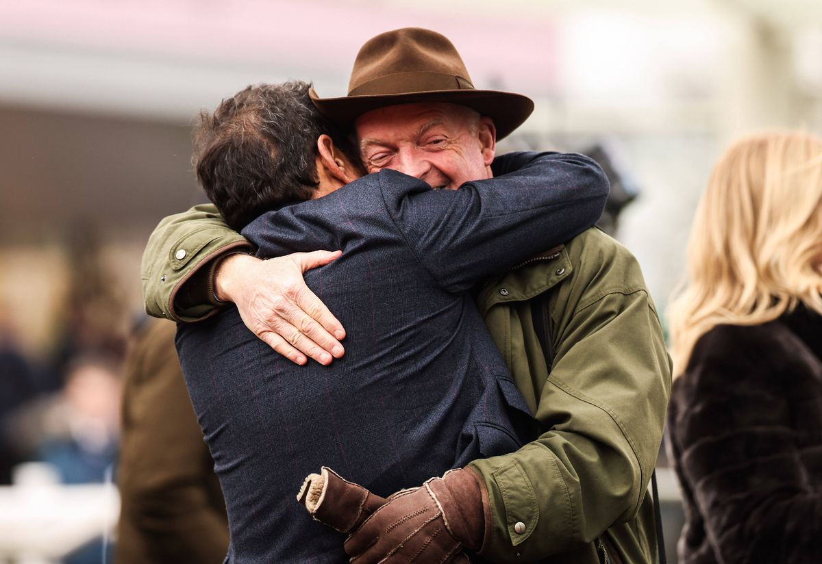 Mesajul secret afișat de Regină pe ținuta ei » Cum a apărut la evenimentul sportiv al momentului din Marea Britanie