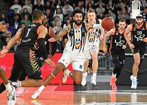 U-BT - London Lions 79 - 91 » Final în campania istorică de Eurocup. Campioana României a luptat într-o Polivalentă arhiplină, dar a fost eliminată