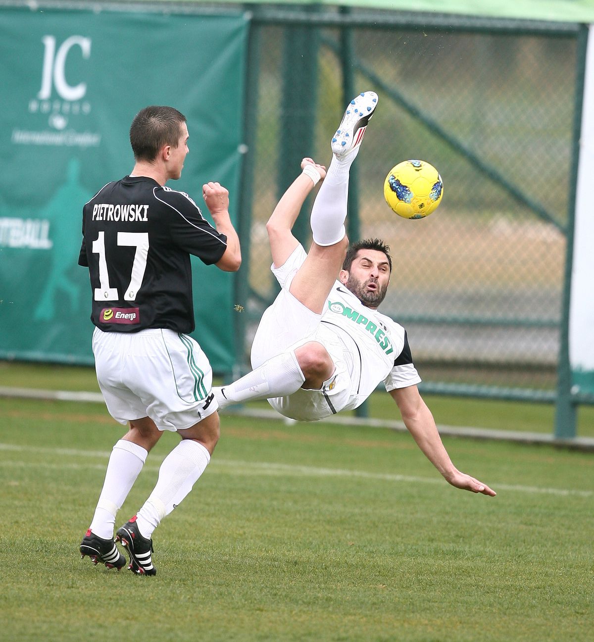 Cel mai cunoscut executant de lovituri libere din România, interzis pe viață la procedeul care l-a făcut maestru: „Mă uit cu jind”. Decizie extremă!