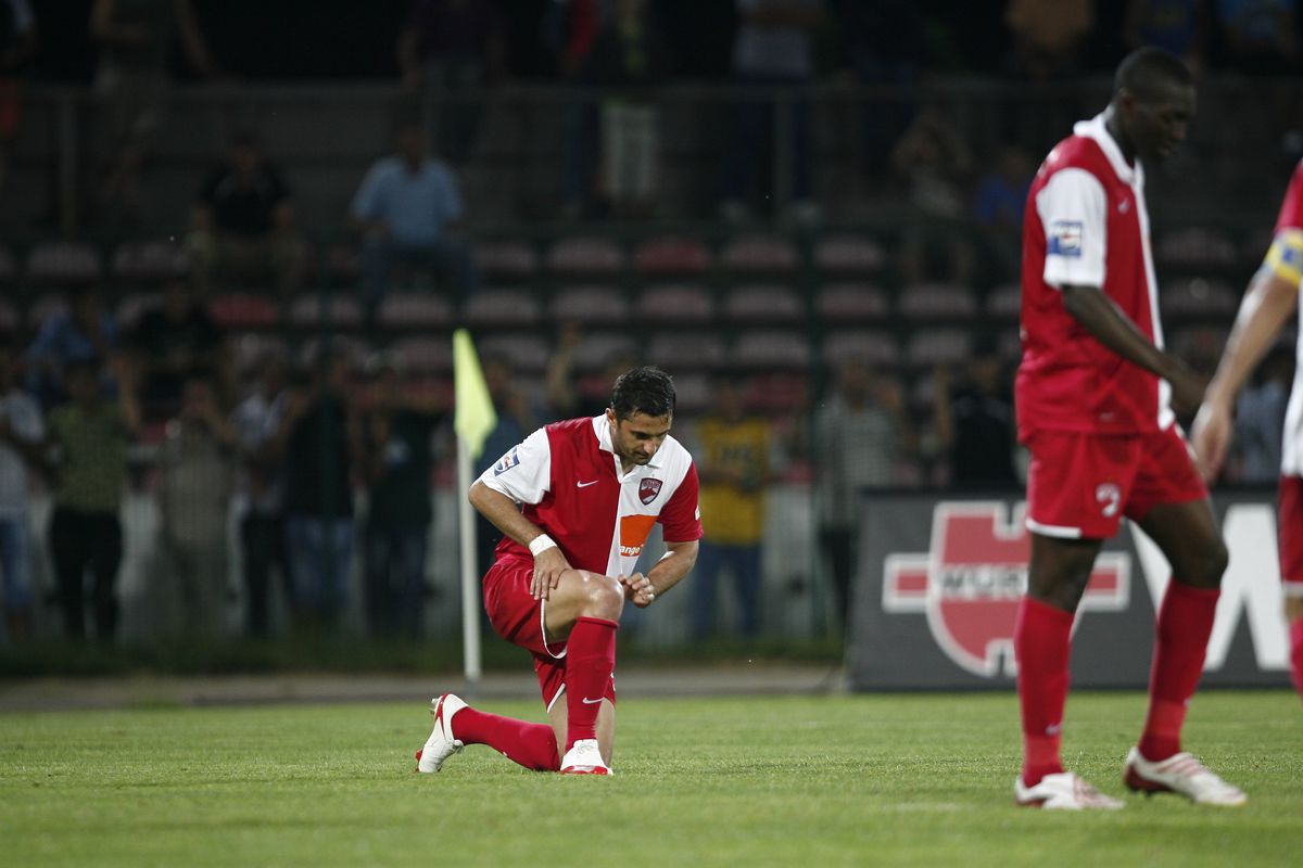 Cel mai cunoscut executant de lovituri libere din România, interzis pe viață la procedeul care l-a făcut maestru: „Mă uit cu jind”. Decizie extremă!