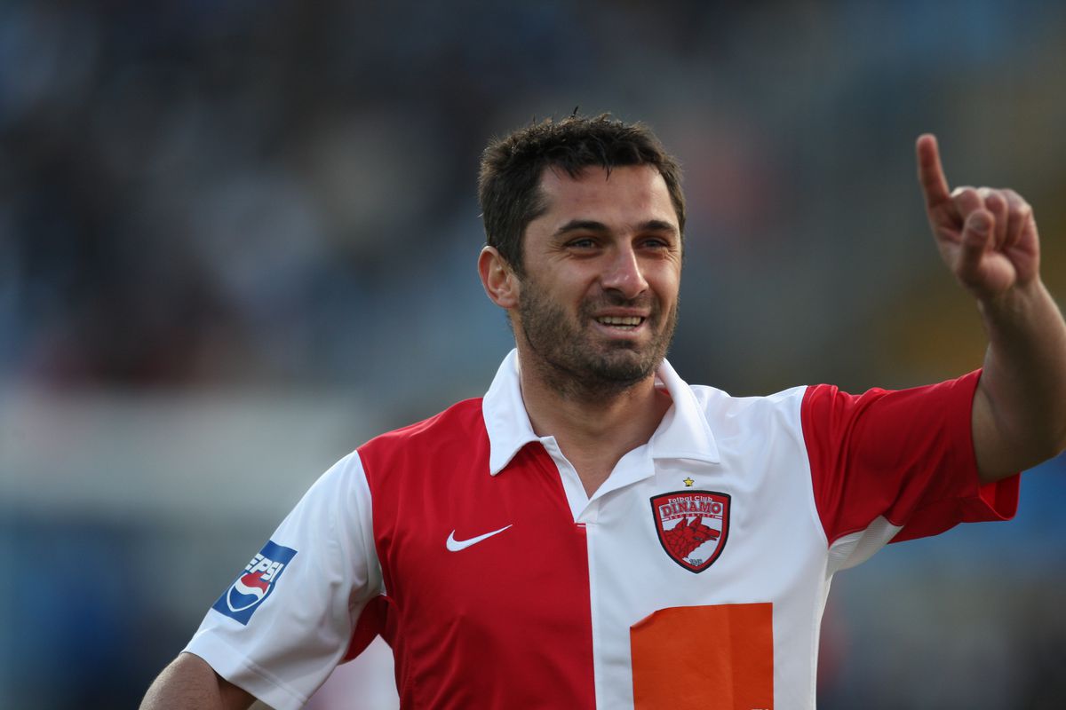 Cel mai cunoscut executant de lovituri libere din România, interzis pe viață la procedeul care l-a făcut maestru: „Mă uit cu jind”. Decizie extremă!