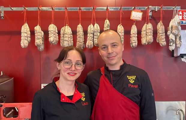 „E o libertate aparte aici, dar suntem cu gândul și la România” » La doi pași de Lyon, doi români și-au deschis afacerea care i-a dat gata pe francezi: „În perioadele bune, vindem și 100 kg. pe săptămână”