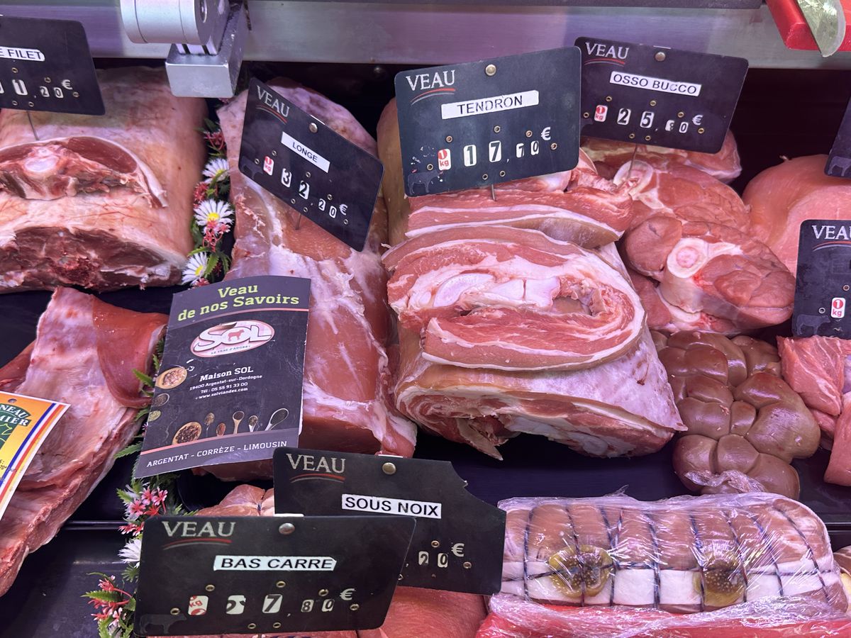 „E o libertate aparte aici, dar suntem cu gândul și la România” » La doi pași de Lyon, doi români și-au deschis afacerea care i-a dat gata pe francezi: „În perioadele bune, vindem și 100 kg. pe săptămână”