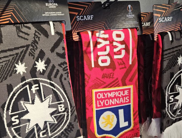 Imagini din interiorul magazinului oficial al lui Olympique Lyon / FOTO: Remus Dinu (Gazeta Sporturilor - GSP.ro)